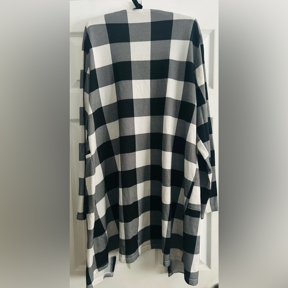 Buffalo Plaid Open Front Cardigan Sweater with front pockets - Black/White, XXL - Picture 7 of 7